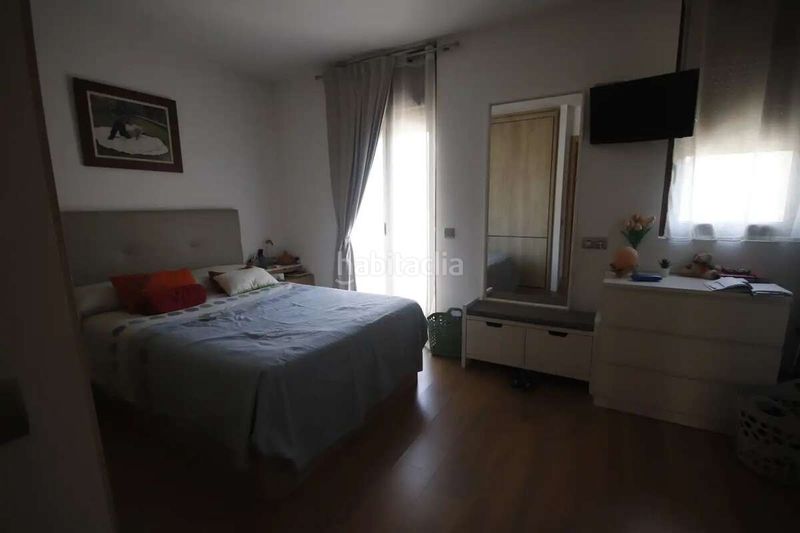 Foto ae5ab656-66f6-466d-b94a-5a5fa1a61b09. Casa adossada a Centre Viladecans