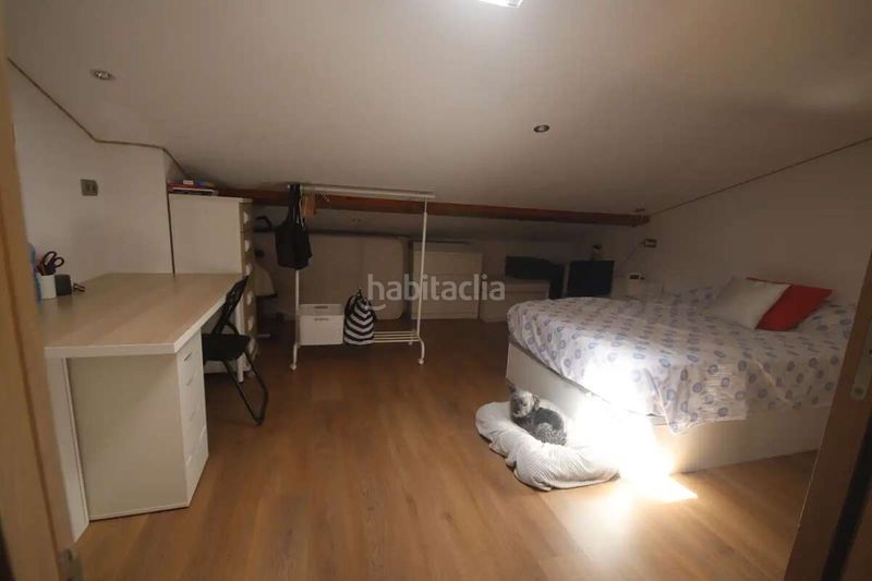 Foto b03ff032-c5b0-4fff-8ada-1a810fc64d13. Casa adossada a Centre Viladecans