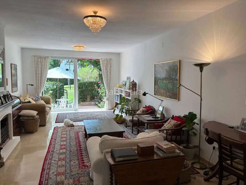 Foto 1adc20f9-1a50-45f5-b4f0-a0907b88a7ea. Casa adossada amb aparcament piscina a Bel - Air Estepona