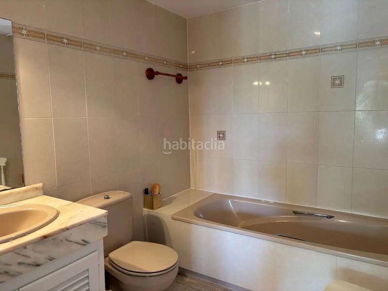 Foto 4af64acc-bc1e-4dee-a89c-8b28f8297a42. Casa adossada amb aparcament piscina a Bel - Air Estepona