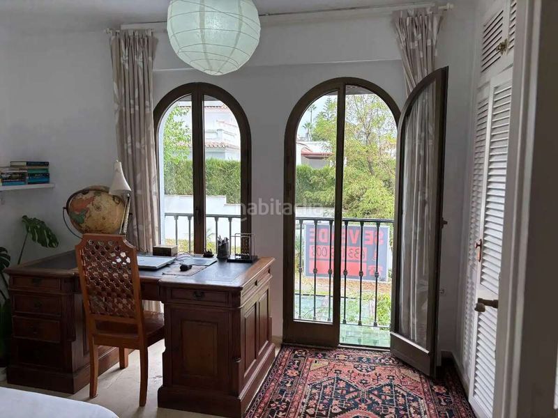 Foto c726c5bd-2e20-46db-b9da-23508ea95f14. Casa adossada amb aparcament piscina a Bel - Air Estepona