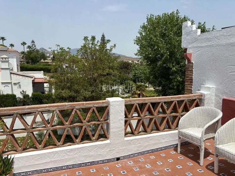 Foto d30f691d-ca24-498e-8267-c4da84b00138. Casa adossada amb aparcament piscina a Bel - Air Estepona