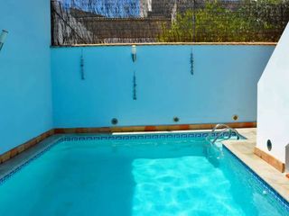 Casa a schiera in Urbanitzacions i Pedanies Sud. Casa de pueblo reformada con patio, piscina y encanto original e