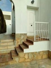 Casa adossada a El Puerto. Chalet adosado en las marinas, a 350 m de la playa, dénia
