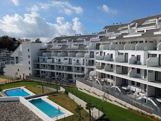 Pis a Torreblanca del Sol. Piso a estrenar con terraza, garaje y piscina en torreblanca del