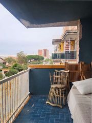 Apartament a Sant Salvador. Gran piso de origen segunda linea comarugasant salvador