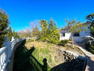 Chalet in Cómpeta. Casa independiente con terreno y vistas en cómpeta