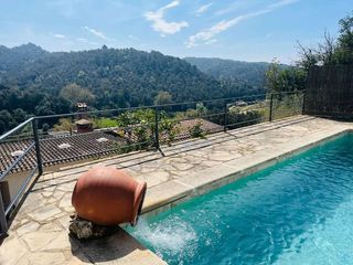 Pis a Sant Cebrià de Vallalta. Casa con piscina, gran garaje y amplias zonas exteriores en sant