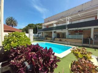 Pis a Papa Luna - Platja del Gurugú. Dúplex reformado con terraza, piscina y parking privado en benic