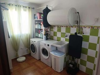 Xalet a Villanueva De La Concepción. Amplia vivienda con carácter, luz natural y gran potencial en ca