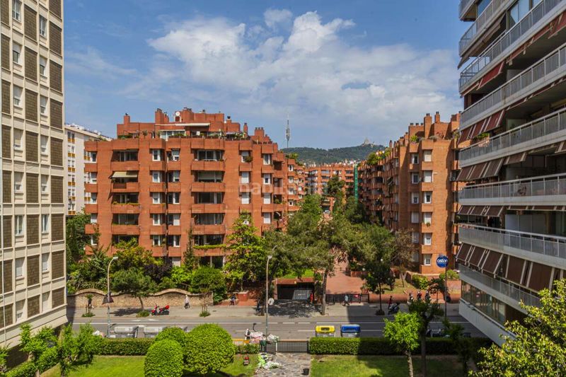 Foto e3b96c16-7e93-42d0-b8c3-f3e1b068557d. Pis amb calefacció aparcament piscina a Pedralbes Barcelona