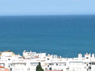 Flat in Montemar. Piso luminoso con vistas al mediterráneo en montemar, torremolin