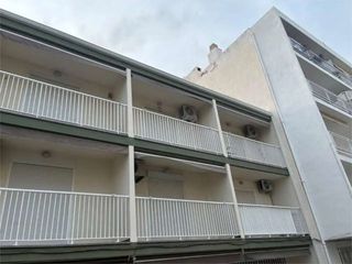Pis a Poble. Estudio reformado a pie de playa con vistas al mar en montroig d