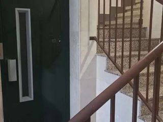 Pis a San José Alto. Amplia vivienda con ascensor, calefacción y garaje en avenida de