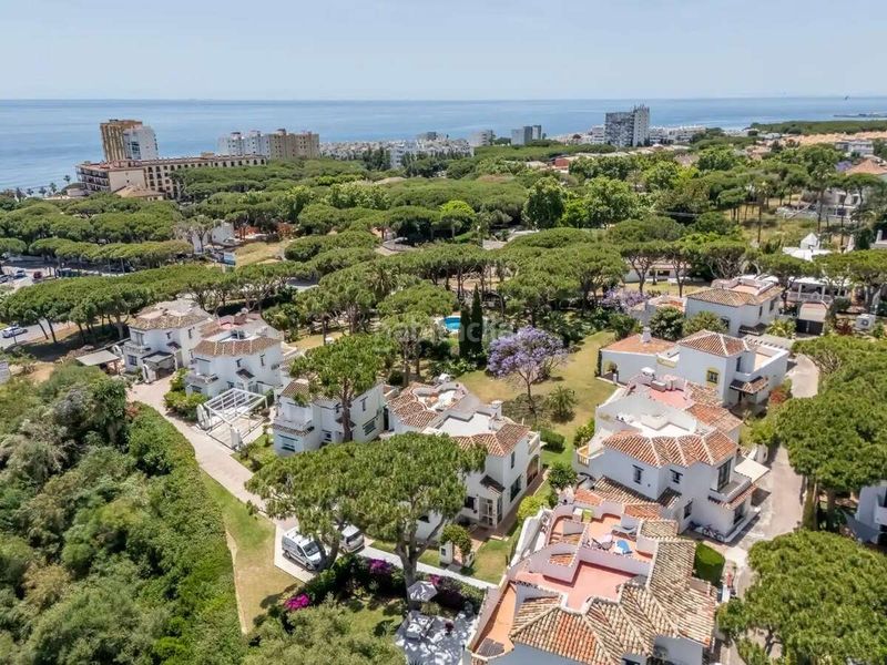 Foto 30753699-3907-4e54-9061-333381be9ff8. Casa adossada amb piscina a Calahonda Mijas