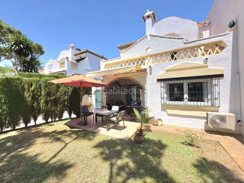 Foto 87b83b70-c880-4a02-b0e0-21b91c0c478a. Casa adossada amb piscina a Calahonda Mijas