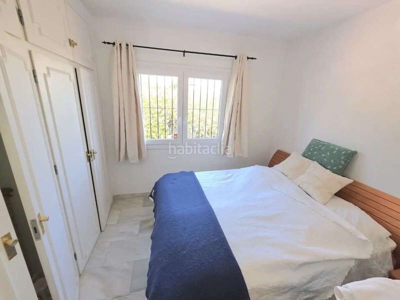 Foto b53fa193-03c0-45b5-8cac-66d432f9e1e4. Casa adossada amb piscina a Calahonda Mijas