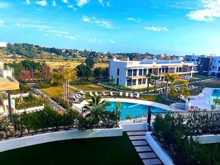 Flat in Benatalaya. Ático con terraza, piscina privada y vistas al mar en benatalaya
