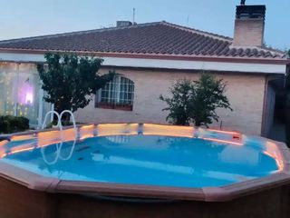Chalet à Mejorada del Campo. Finca rústica con vivienda en planta baja, piscina, gran parcela