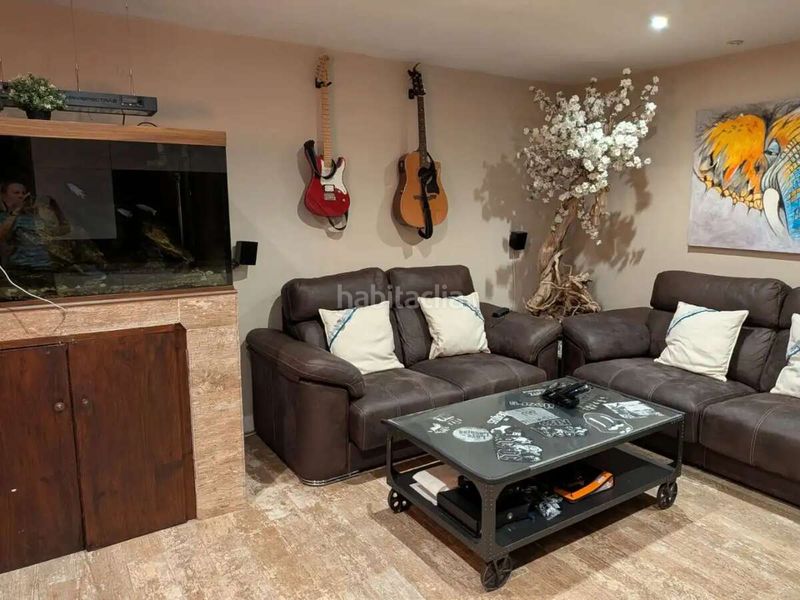 Foto f140af00-6fa1-4dd3-8ff3-fbb3c43d5fb8. Chalet mit pool in Mejorada del Campo