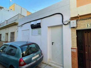 Casa a schiera in Valdezorras - El Gordillo. Adosado con proyecto de vivienda unifamiliar en calle castor, va