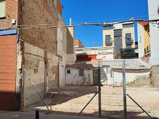Terreny residencial a Tomás garcía 9. Terreno en venta
