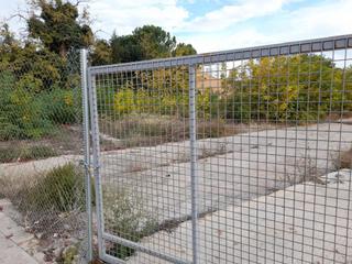 Wohngrundstück in Les garrigues 53. Terreno en venta