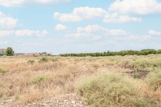 Terreny residencial a Paisos catalans s/n. Terreno en venta