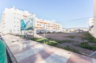 Terreno residencial  Antonio pintor y amat benavides ue 85. Terreno en venta