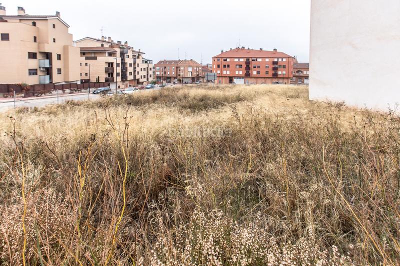 Foto 6f8ee279-51fa-4100-8339-955da205694b. Terreno residenziale in Villamediana de Iregua
