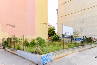 Terreny residencial a Gran via tarrega monteblanco 25. Terreno en venta