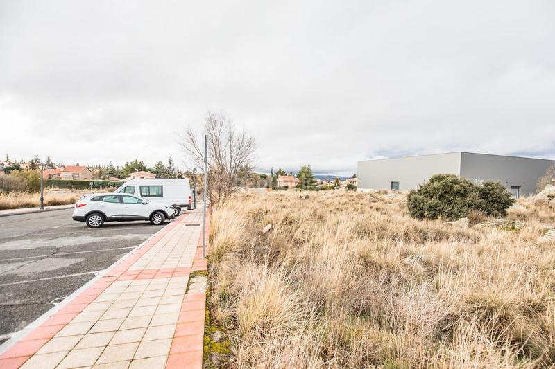 Foto bf32fa80-0e22-41f5-a7cb-9df62a99ec5d. Terreny residencial a juan carlos i s/n a Hervencias Ávila