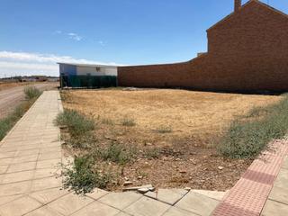Terreny residencial a Carrión de los céspedes 27-28. Terreno en venta