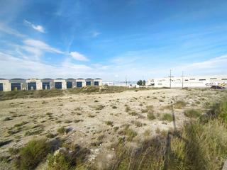 Terrain résidentiel à Ajedrea 13-15. Terreno en venta