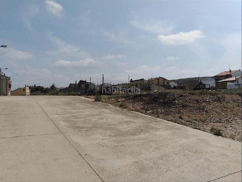 Foto b47a29ac-b58a-40a3-a393-7efcb1e6141c. Terrain résidentiel dans ua san isidro s/n dans Alcanadre