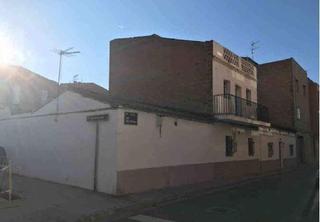 Terreny residencial a Bon pastor 15-17-19. Terreno en venta