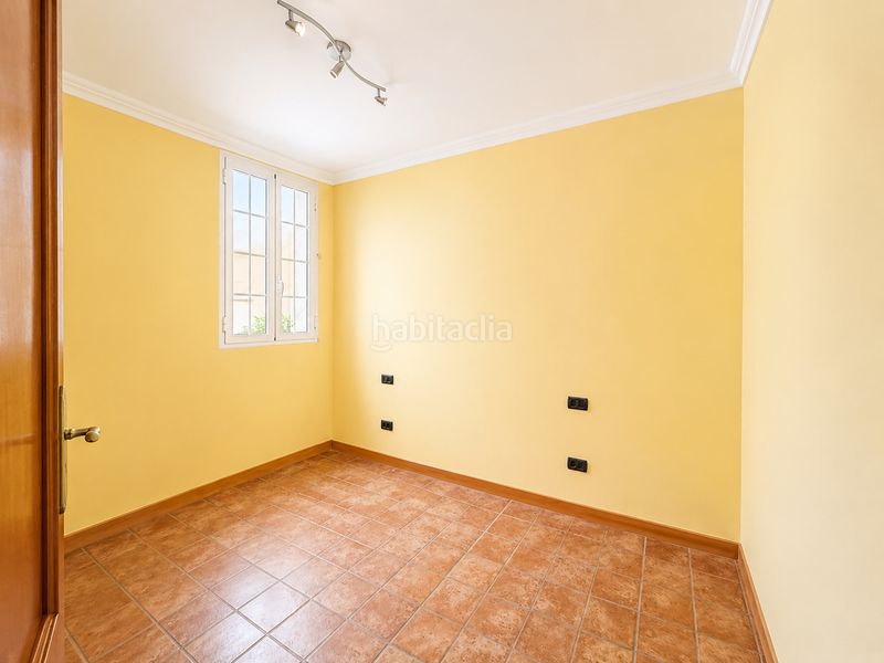 Foto fe422b2c-6671-4ff3-b32f-35628f353fd9. Casa adossada a Arico