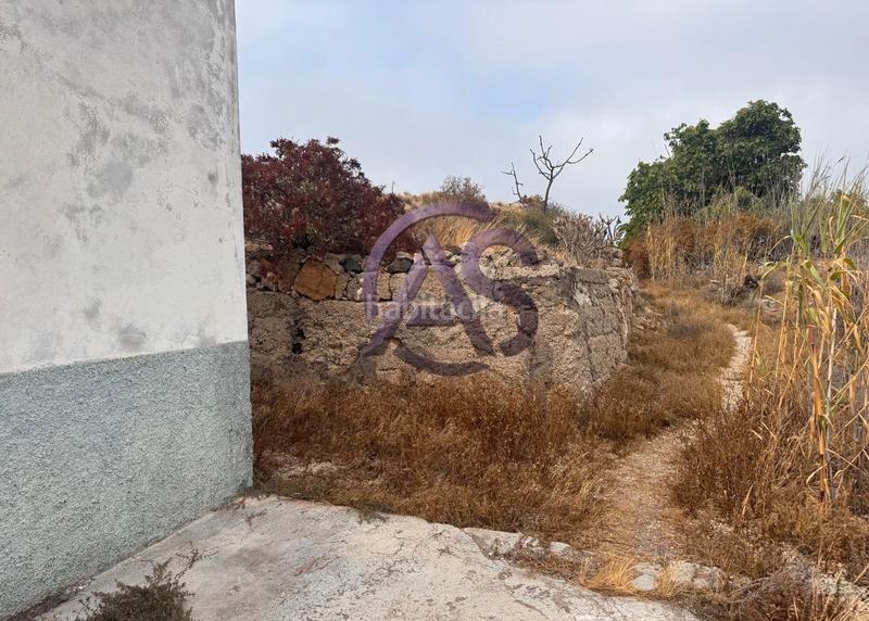 Foto e8b5fb4b-4db4-463c-83cc-54a13b495852. Masía ?? se vende cuarto apero con terreno rústico – 1.104 m² ?? en Fasnia