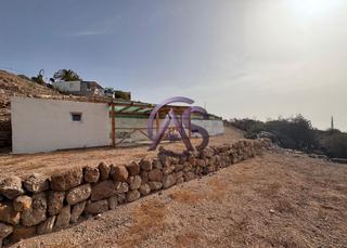 Landgut in El Escobonal - Pájara. Terreno con cuarto aperos y charca