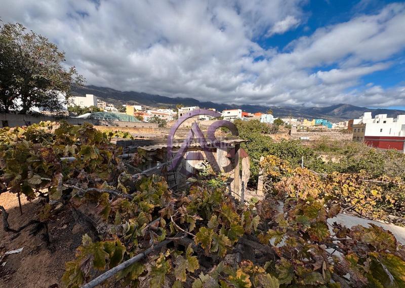 Foto a51a60f8-d377-4098-940d-50e9b73bf7d8. Terreny residencial a Centro Güímar