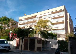 Flat  Carrer de tarragona. Amplio piso en salou
