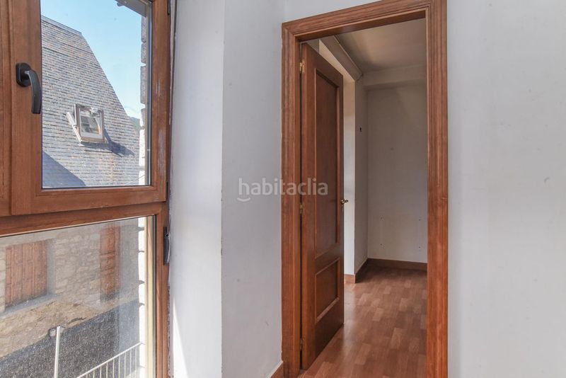 Foto c2df55b4-a1f5-4d2c-96c9-ee1d786d3a91. Casa adossada amb calefacció a Salardú Naut Aran