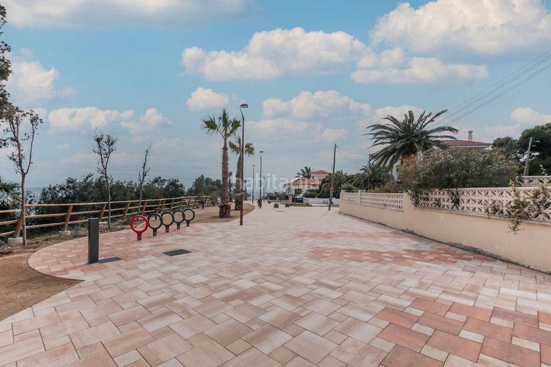 Foto 2544a8e6-54d8-42bf-a09f-eda372149d99. Pis a Passeig Marítim Miami Platja