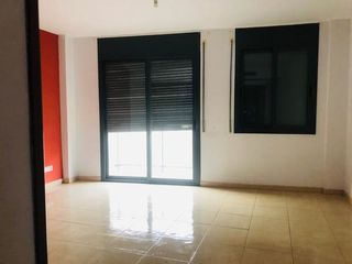 Flat  Carrer sant sebastià. Piso con parking y dos trasteros.