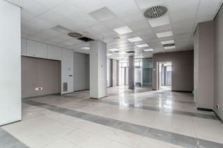 Locale commerciale in canovas del castillo 7