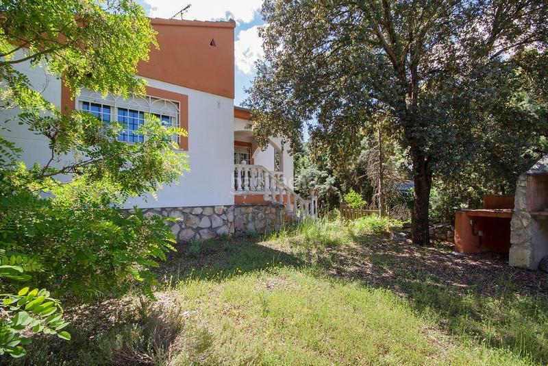 Foto edceb281-c077-4d48-9dc0-31539abd3bcd. House in Fuentenovilla