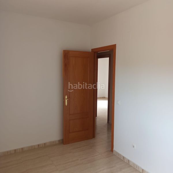 Foto 707dbdd0-1806-44c7-a06c-ef7912538221. Casa adossada amb calefacció a Velada