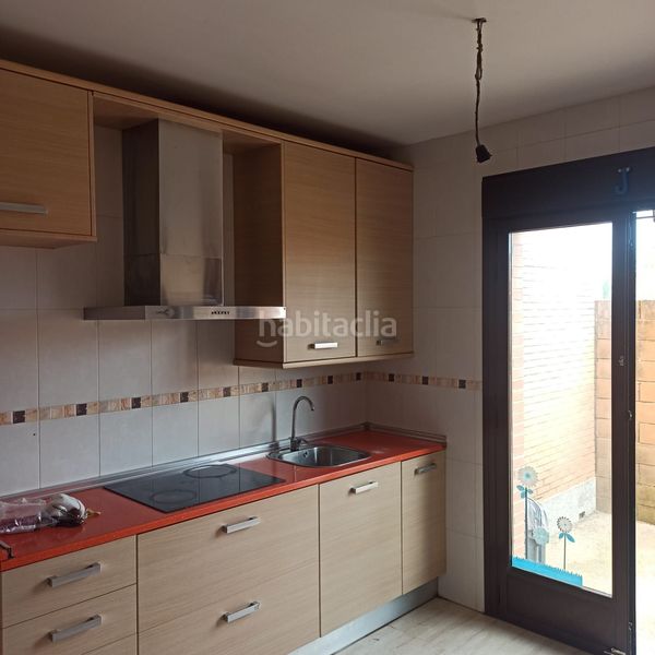 Foto dde29173-4996-4667-b251-7fa283ff5e23. Casa adossada amb calefacció a Velada