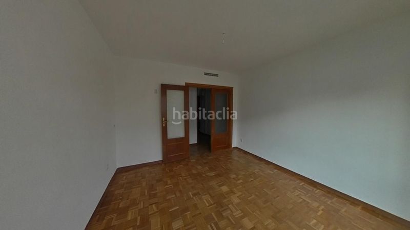 Foto bfbabf9c-29a5-4459-9b3f-68d42f480a4b. Pis amb calefacció a Pinar del Rey Madrid
