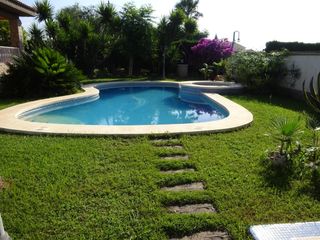 Xalet a Avenida Alemania-Italia. Precioso chalet  en una excelente zona, en 1ª línea